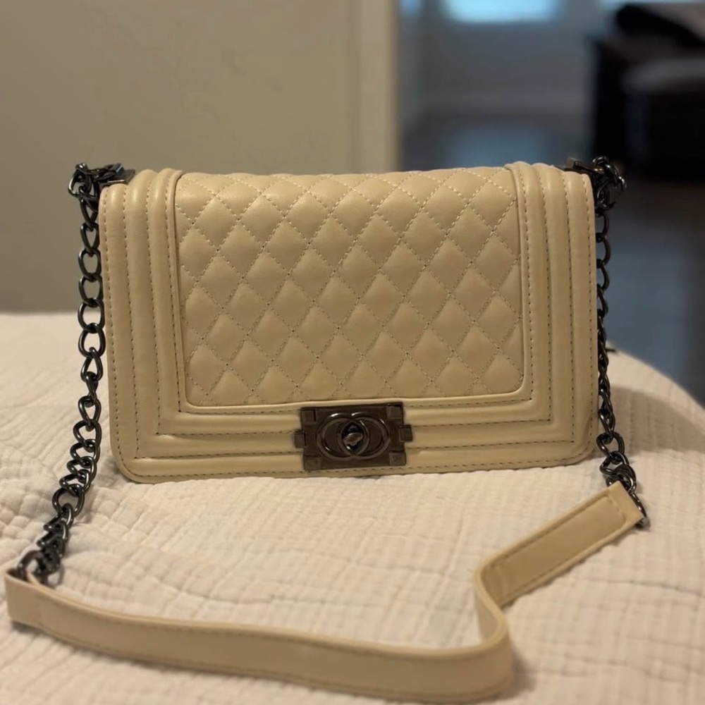 Elegant Cream Quilted Chain Bag